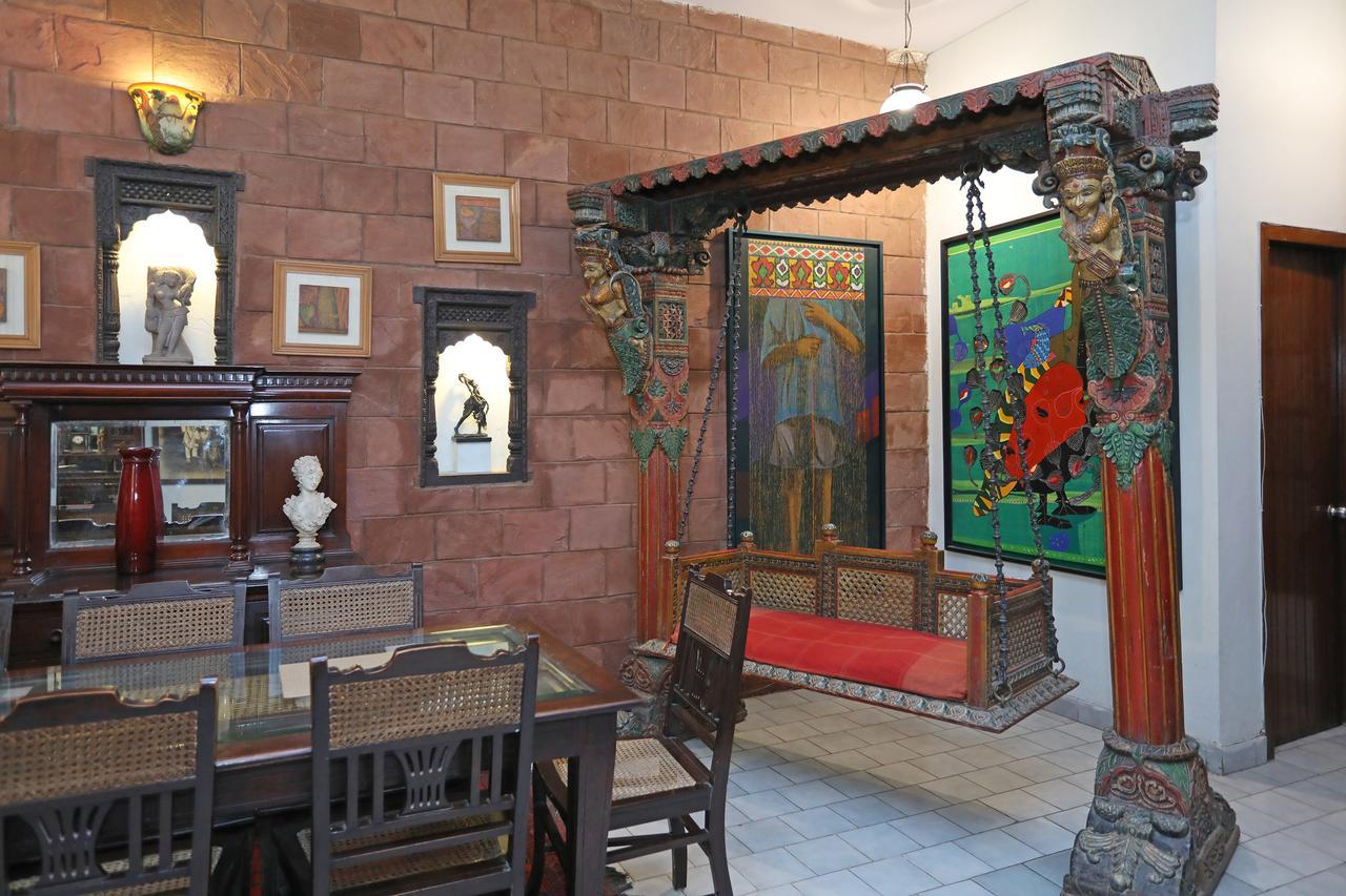 Oyo 1427 Hotel Malhar Haveli โนอิดา ภายนอก รูปภาพ