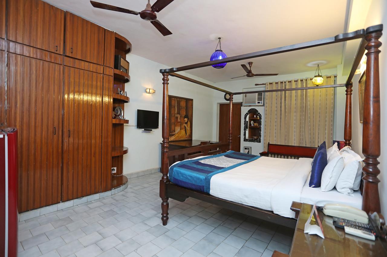 Oyo 1427 Hotel Malhar Haveli โนอิดา ภายนอก รูปภาพ