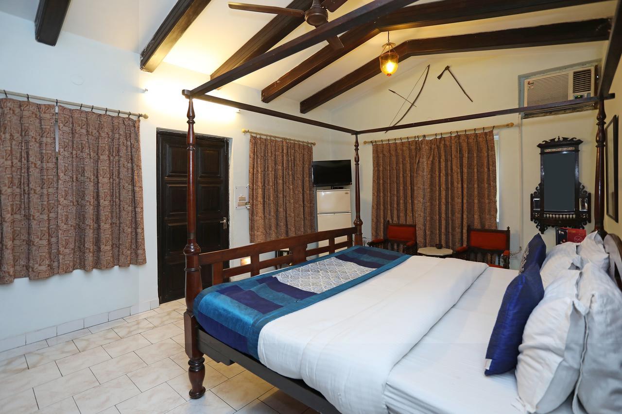 Oyo 1427 Hotel Malhar Haveli โนอิดา ภายนอก รูปภาพ