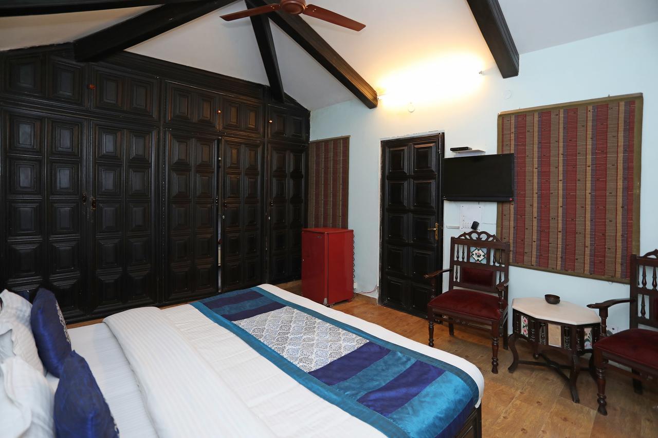Oyo 1427 Hotel Malhar Haveli โนอิดา ภายนอก รูปภาพ